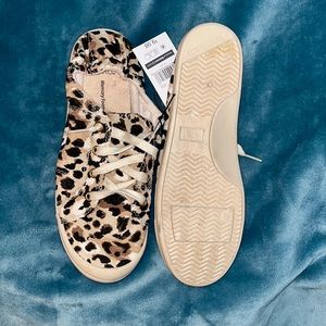 Brand new with tags cheetah slide on tennis shoes